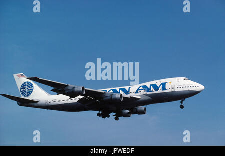 Pan - Pan American World Airways (msn19644 Linie Nr. 13) Boeing 747-100 auf Finale-Ansatz Stockfoto