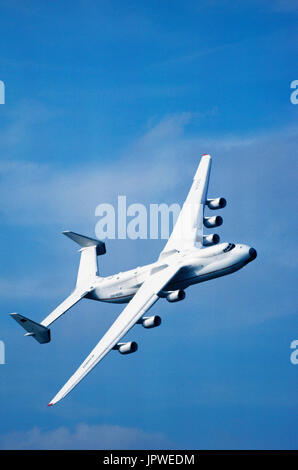 Die Antonov An-225 "Mriya" auf der Farnborough AirShow 1990 Stockfoto