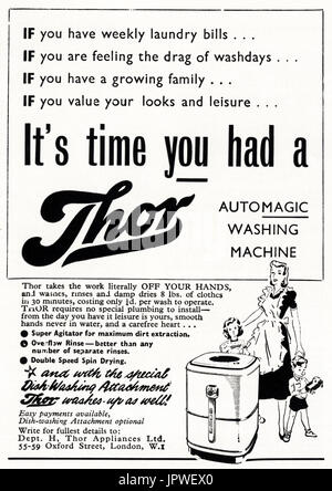 1950er Jahre alten Vintage original retro Anzeige Waschmaschine Werbung Thor Maschine im Magazin ca. 1950 Stockfoto