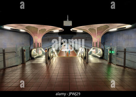 Westend U-Bahn Station in Frankfurt am Main. Stockfoto