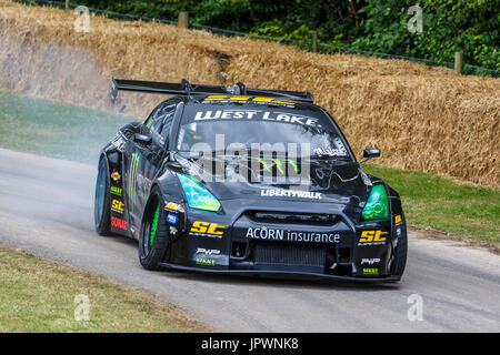 2017 Nissan GT-R drift Auto mit Steve Biagioni auf die 2017 Goodwood Festival of Speed, Sussex, UK. Stockfoto