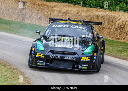 2017 Nissan GT-R drift Auto mit Steve Biagioni auf die 2017 Goodwood Festival of Speed, Sussex, UK. Stockfoto