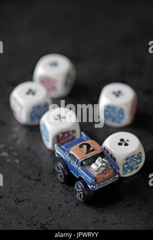 Poker Dice und Modell amerikanischen Muscle-car Stockfoto