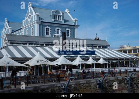 Historische Gebäude und Restaurants in Victoria &amp; Albert Waterfront in Kapstadt in Südafrika. Stockfoto