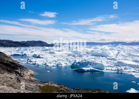 IIlulissat Eisfjord oder Isfjord mit enormen Eisberge von jakobshavn Gletscher Sermeq Kujalleq oder in den arktischen Meeren. Ilulissat (jakobshavn) Grönland Stockfoto