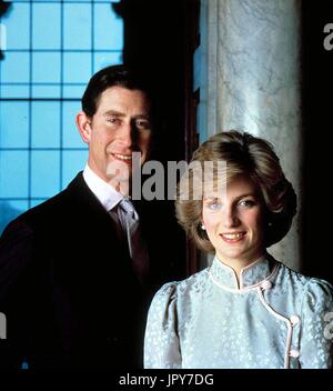 31. August 2017 feiert 20 Jahre seit Prinzessin Dianas Tod. Diana Princess of Wales starb an schweren Verletzungen in den frühen Morgenstunden des 31. August 1997 nach einem Autounfall in Paris. Im Bild: 19. April 1985 - Prinzessin Diana mit Prinz Charles, offizielle Fotos von der Italien-Rundfahrt. Bildnachweis: Globus Photos/ZUMAPRESS.com/Alamy Live-Nachrichten Stockfoto