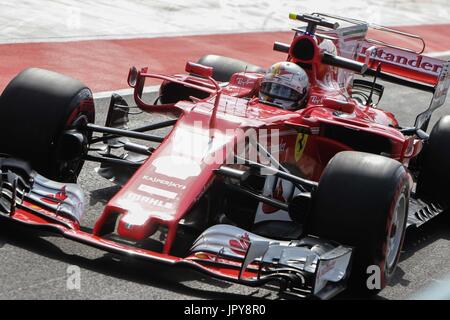 Budapest, Ungarn. 2. August 2017. Ferrari Sebastian Vettel ist während der zweiten Formel-1 in der Saison-Test in Hungaroring, Budapest, Ungarn, auf 2. August 2017 gesehen. Bildnachweis: Csaba Domotor/Xinhua/Alamy Live-Nachrichten Stockfoto
