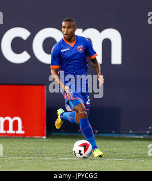 2. August 2017: Miami FC vorwärts Stefano Pinho (29) treibt den Ball während einer Lamar Hunt US Open Cup-Viertelfinal-Spiel zwischen FC Cincinnati Vs Miami FC im Riccardo Silva Stadium in Miami, Florida. FC Cincinnati gewann 1: 0. Mario Houben/CSM Stockfoto