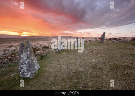 Sonnenuntergang am Scorhill Steinkreis Nationalpark Dartmoor Devon, Großbritannien Stockfoto