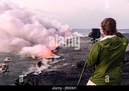 HI00344-00... Hawaii - Lava fließt in den Pazifischen Ozean aus dem Osten Riff Zone der Kilauea-Vulkan auf der Insel Hawai ' i. Stockfoto