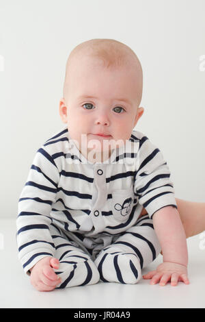 Portrait von umgekippt Zicklein auf weißem Hintergrund Stockfoto