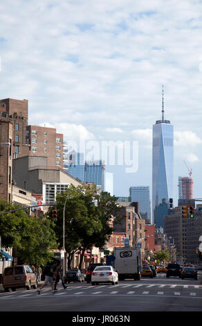 Auf der Suche nach unten 7th Ave South in das Dorf, um ein World Trade Center in Manhttan - NY - USA Stockfoto