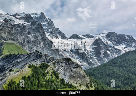 Detailbild des La Meije Berg (3984 m) befindet sich im Massif des Ecrins in Frankreich. Stockfoto