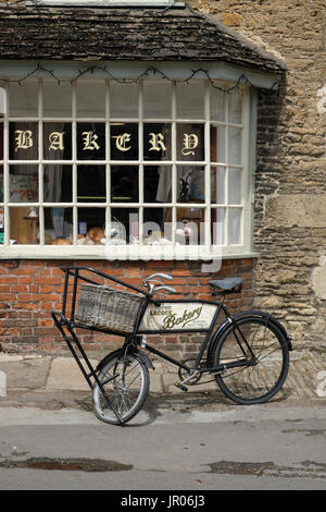 Bilder von Lacock, einem malerischen Dorf in Wiltshire, England Stockfoto