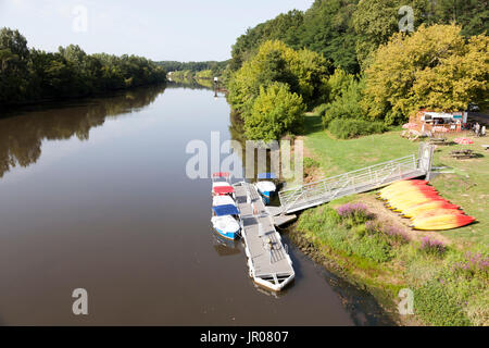 Die Mini nautischen Sport und Freizeit-Park am Fluss Adour, bei Josse (Frankreich). Es bietet die Möglichkeit, Kanu- und Bootfahren zu praktizieren. Stockfoto