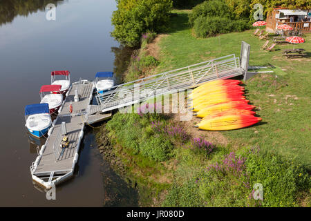 Die Mini nautischen Sport und Freizeit-Park am Fluss Adour, bei Josse (Frankreich). Es bietet die Möglichkeit, Kanu- und Bootfahren zu praktizieren. Stockfoto