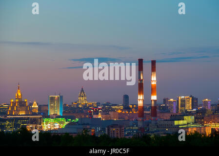 Moskau, Russland - 22. Mai 2017: Abend Ansicht der Innenstadt von Moskau aus Sperlingsbergen Stockfoto