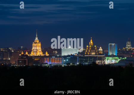 Moskau, Russland - 28. Mai 2017: Abend Ansicht der Innenstadt von Moskau aus Sperlingsbergen Stockfoto