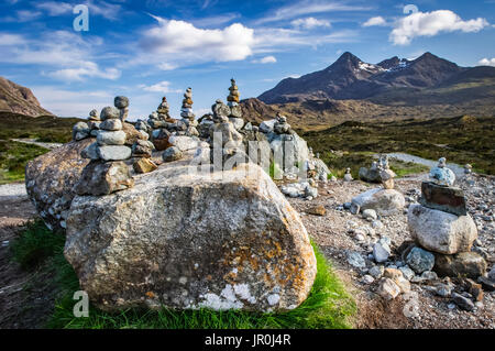 Stapel der Felsen in der Nähe der Alten Brücke; Sligachan, Isle Of Skye, Schottland Stockfoto