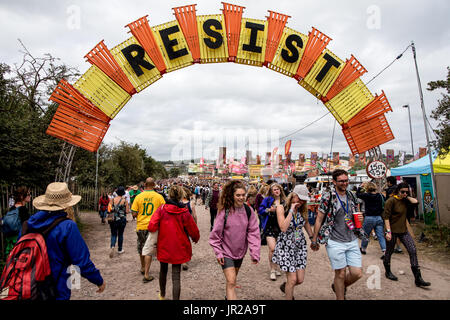 Glastonbury Festival Felder in der Nacht Stockfoto