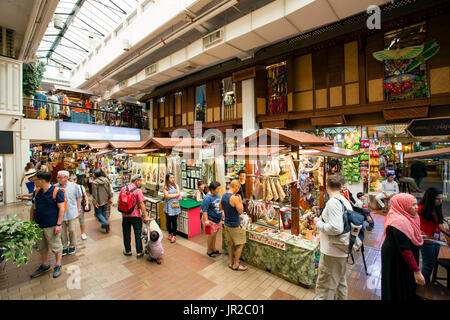 Kuala Lumpur, Malaysia - 26. Januar 2017: Befindet sich im Herzen von Kuala Lumpur, Malaysia Central Market ist ein Kulturdenkmal mit restaurierten Kunst Stockfoto