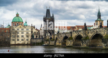 Charles Brücke über die Moldau; Prag, Tschechische Republik Stockfoto