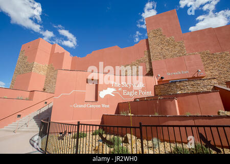 Die West Grand Canyon Skywalk und Museumsbau auf dem Land der Einheimischen amerikanischen Bevölkerung, Arizona, Vereinigte Staaten Von Amerika Stockfoto