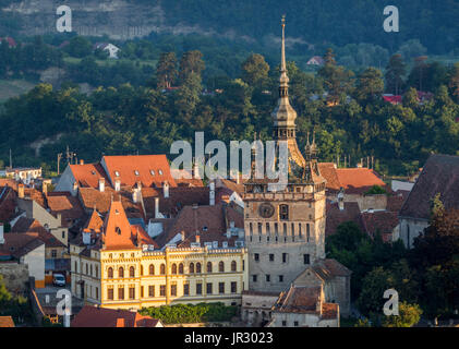 Ansicht von Sighisoara/Schäßburg Clock Tower bei Sonnenaufgang Stockfoto