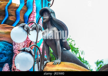 CHIBA, JAPAN: Ariel Statue bei Mermaid Lagoon in Tokyo Disneysea in Urayasu, Chiba, Japan. Stockfoto