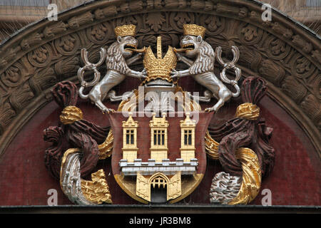 Wappen von Prag dargestellt auf das Altstädter Rathaus (Staroměstská Radnice) in Prag, Tschechien. Stockfoto