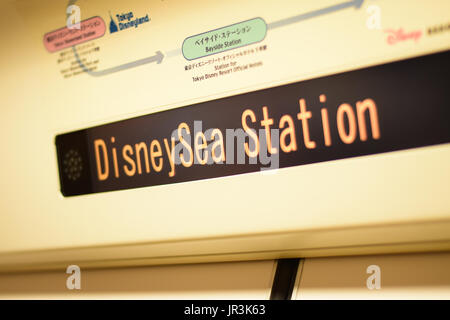 CHIBA, Japan: Tokyo Disneysea Station LED-Beschriftung board Anzeige in Tokyo Disney Resort Monorail Linie, Urayasu, Chiba, Japan Stockfoto