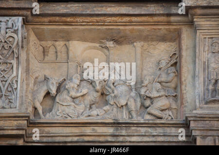 Anbetung der Hirten. Renaissance-Relief auf der Edelmann-Palast (Edelmannův Palác) im oberen Platz (Horní Náměstí) in Olomouc, Tschechische Republik. Stockfoto