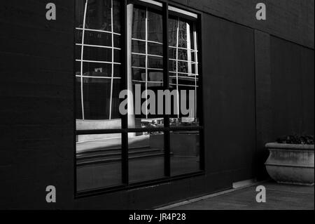 Metroploitan Gebäude Innenstadt von Seattle abstrakte Ansichten des Gebäudes und Glas Fenster mit Reflexionen Stockfoto