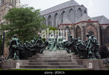 Saint-Bavon-Statue vor St. Baafskathedraal Kathedrale Stockfoto