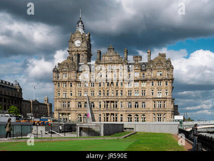 Hotel Balmoral mit Uhrturm, Edinburgh, Schottland, Vereinigtes Königreich Stockfoto