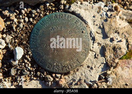 Höhe-Marker auf Kuppel Felsen entlang Dome Rock Trail, Willamette National Forest, Oregon Stockfoto