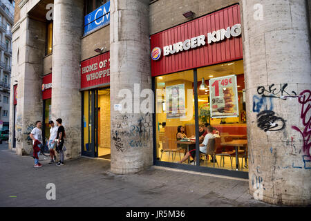 Außerhalb von Burger King Restaurant, Neapel, Italien Stockfoto