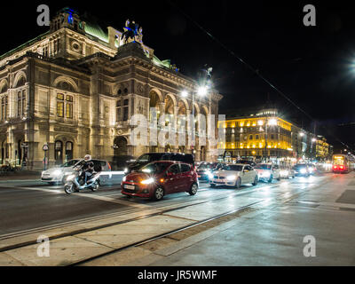 Wien, Österreich - 23. Mai 2017: die Wiener Staatsoper bei Nacht Stockfoto