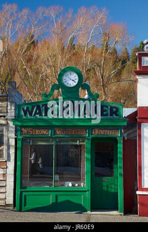 Strongs Uhrmacher Shop (erbaut Ende der 1860er Jahre), Naseby, Maniototo, Central Otago, Südinsel, Neuseeland Stockfoto