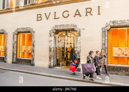 Street Scene vor bulgari Store, Stockfoto