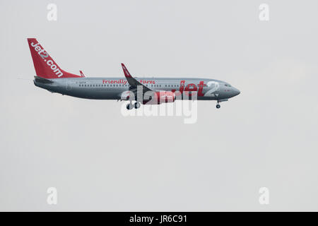 Jet2 Flug landet auf dem Flughafen Barcelona Stockfoto