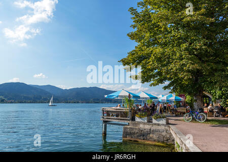 Tegernsee. Café am See in Tegernsee, See Tegernsee, Bayern, Deutschland Stockfoto