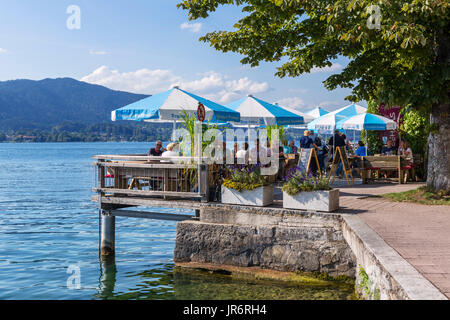 Café am See in Tegernsee, See Tegernsee, Bayern, Deutschland Stockfoto