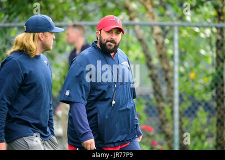 Foxborough, USA. 3. August 2017. New England Patriots defensive Coordinator Matt Patricia zur Praxis in der New England Patriots Trainingscamp läuft statt im Gillette Stadium in Foxborough, Massachusetts. Bildnachweis: Cal Sport Media/Alamy Live-Nachrichten Stockfoto