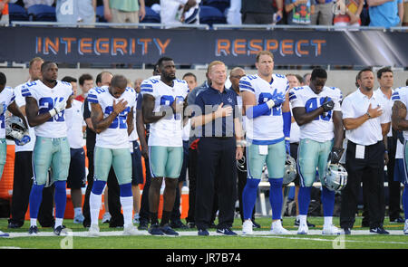 Canton, Ohio, USA. 3. August 2017. Cheftrainer Jason Garrett während die Cowboys Vs Cardinals Pro Football Hall Of Fame Spiel Tom Benson Stadium in Canton, OH. Jason Pohuski/CSM/Alamy Live-Nachrichten Stockfoto