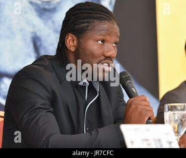 Tokio, Japan. 3. August 2017. Hassan N'Dam N'Jikam Boxen: Hassan N'Dam N'Jikam von Frankreich besucht eine Pressekonferenz um seinen WBA-Titel im Mittelgewicht Rückkampf gegen Ryota Murata Japans zu verkünden, die am 22. Oktober in Ryogoku Kokugikan am 3. August 2017 im Hotel Grand Palace in Tokio stattfinden wird. Bildnachweis: Hiroaki Yamaguchi/AFLO/Alamy Live-Nachrichten Stockfoto