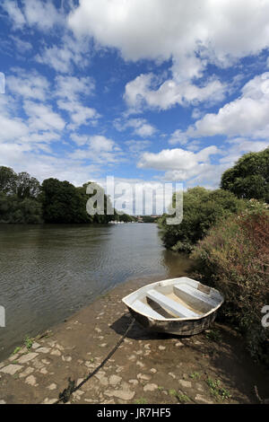 Schinken, London, UK. 4. August 2017. Großbritannien Wetter. Sonne und Wolken über der Themse bei Ham, London. Bildnachweis: Julia Gavin UK/Alamy Live-Nachrichten Stockfoto