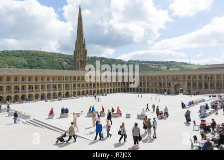 Sonnigen Tag am Stück Halle Heritage Center, Hallifax, West Yorkshire, UK. Die renovierten Grad 1 denkmalgeschützte Gebäude wurde einmal im 17. Jahrhundert tuch Trading Center. Stockfoto