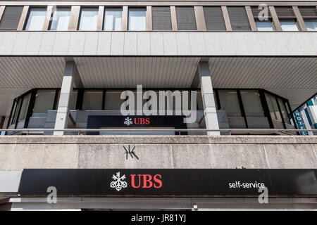 Genf, Schweiz - 19. Juni 2017: Ortsgruppe der UBS (Union Bank Switerland) in Genf. UBS ist eines der wichtigsten Banken des Landes, berühmt für seine Stockfoto