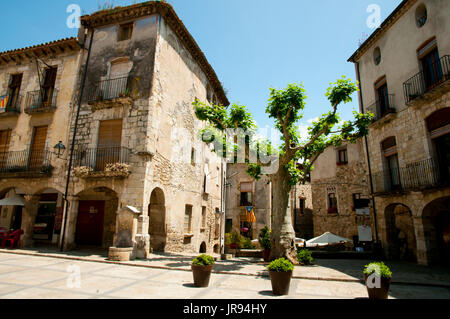 Hauptplatz - Besalú - Spanien Stockfoto